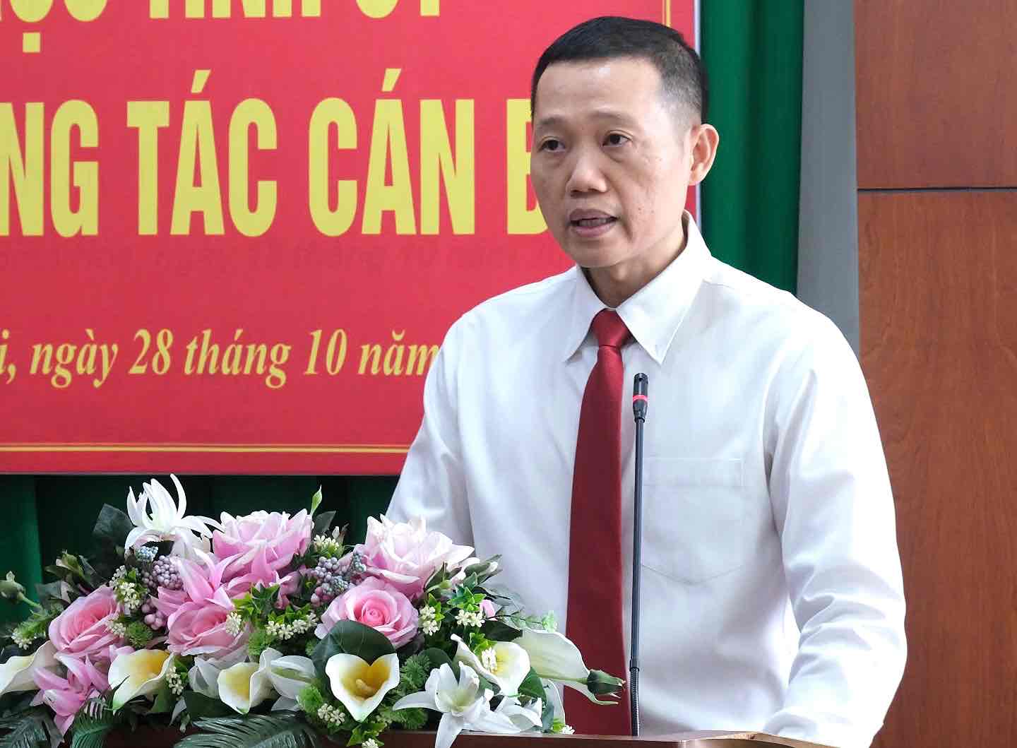 Mr. Nguyen Phong An was appointed to the position of Deputy Secretary of Bien Hoa City Party Committee. Photo: HAC