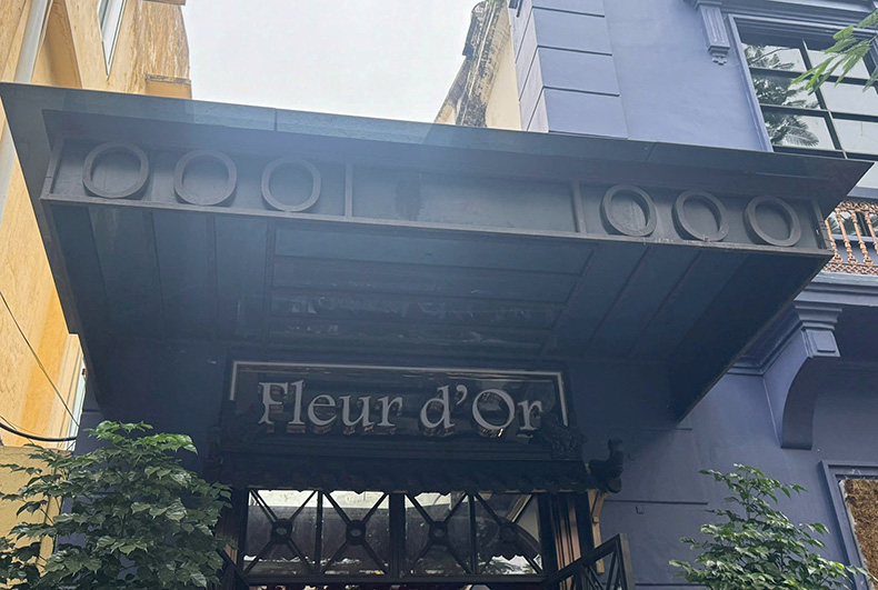 Quán Fleur d'Or ở số 50 đường Đinh Tiên Hoàng, phường Hoàng Văn Thụ, quận Hồng Bàng, Hải Phòng. Ảnh: Công an Hải Phòng