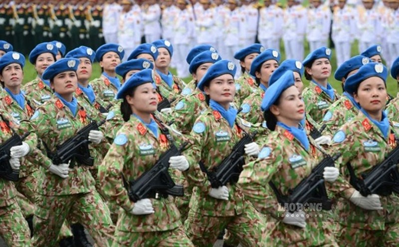 The proposal to raise the age limit for active service of officers of the Vietnam People's Army has received much attention. Photo: T.Vuong