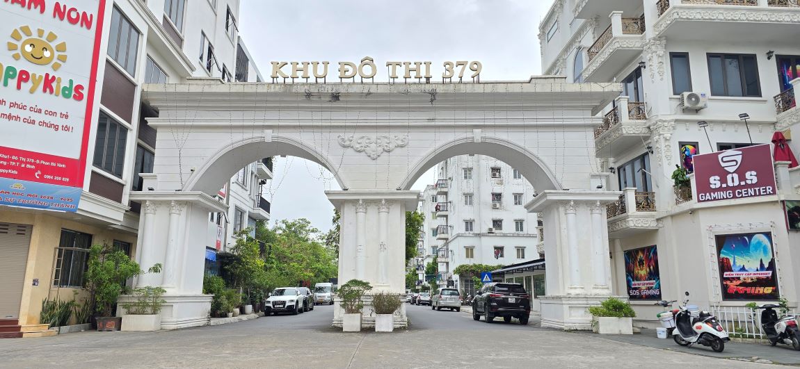 Người dân sinh sống tại khu đô thị 379 (phường Quang Trung, TP.Thái Bình) phản ánh nhiều bất cập tại đây. Ảnh: Trung Du