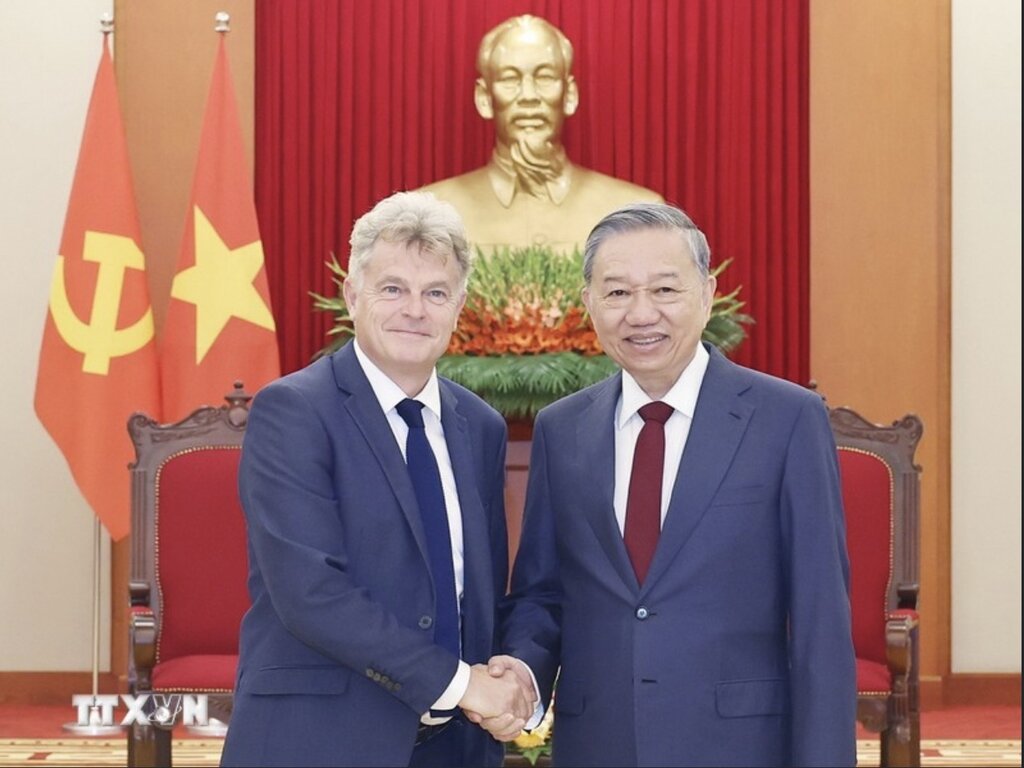 General Secretary To Lam and National Secretary of the French Communist Party Fabien Roussel. Photo: VNA