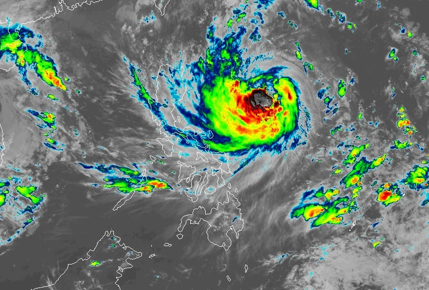 Anh ve tinh chup bao nhiet doi manh Kong-rey dat suc gio toi hon 100km/h vao chieu 28.10 (gio dia phuong). Anh: PAGASA