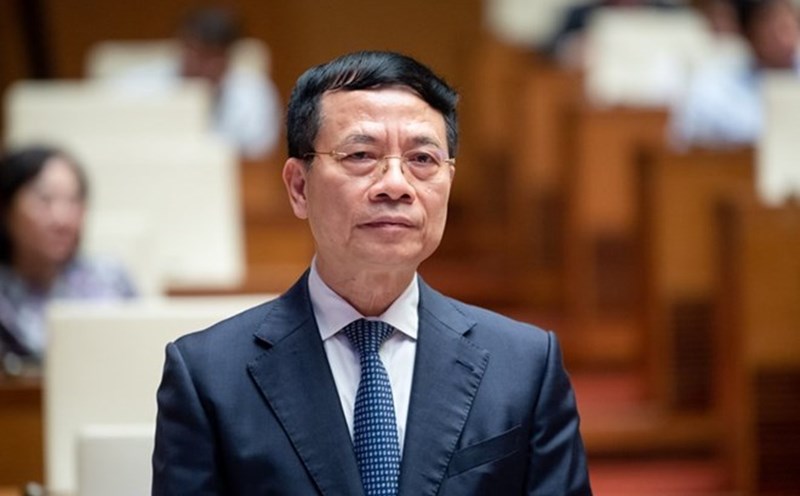 Minister of Information and Communications Nguyen Manh Hung said he will limit the appearance of celebrities with nonsense and offensive content on cyberspace. Photo: Pham Thang/QH