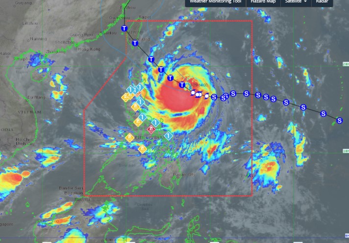 Du bao thoi tiet huong di cua bao Kong-rey. Anh: PAGASA