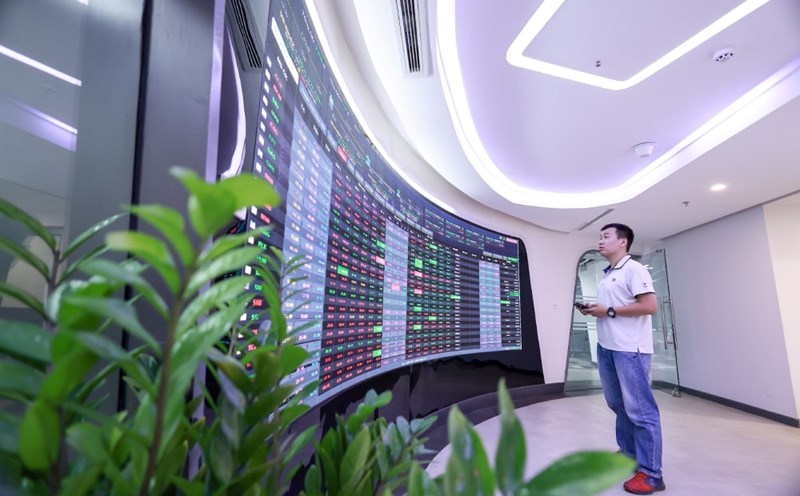 Amending the Securities Law aims to remove obstacles and upgrade the stock market. Illustration photo: Hai Nguyen