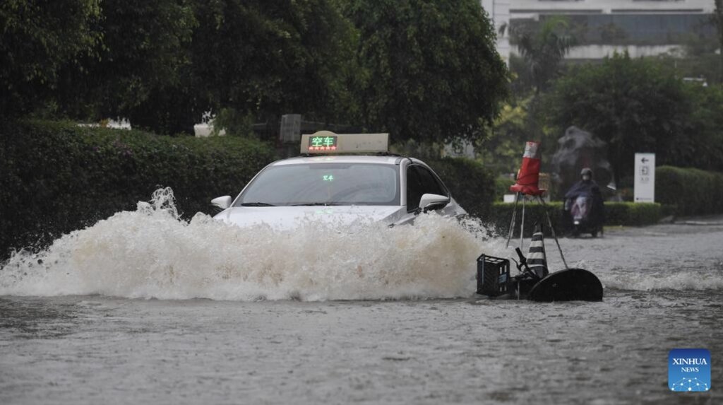 A flooded road in Sanya, Hainan province, southern China on October 28 due to heavy rains caused by Typhoon Tra Mi. Photo: Xinhua
