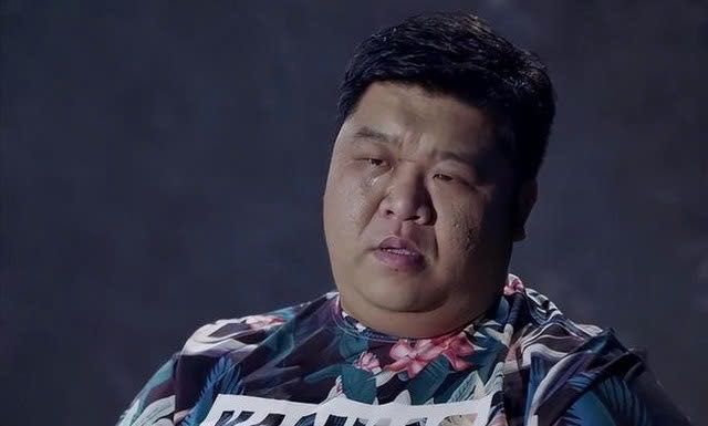 Ly Huc - a man who fell after receiving land compensation and divorcing his wife. Photo: Sohu