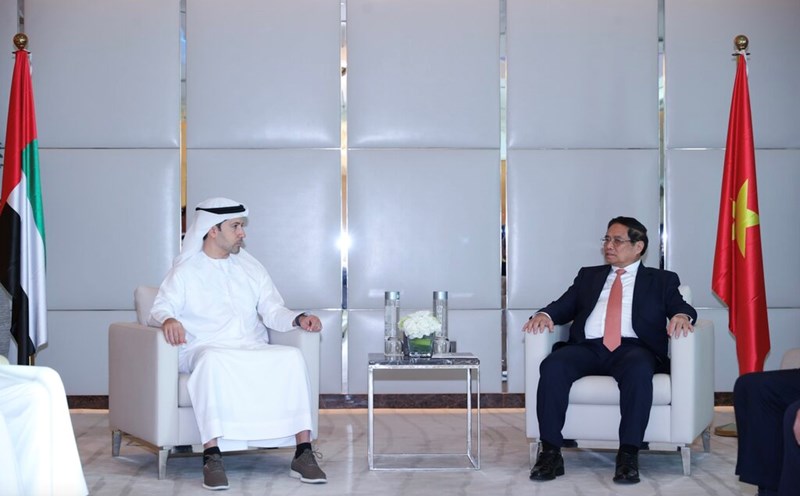 Prime Minister Pham Minh Chinh receives Executive Chairman of Dubai Financial Centre Arif Amiri. Photo: VGP