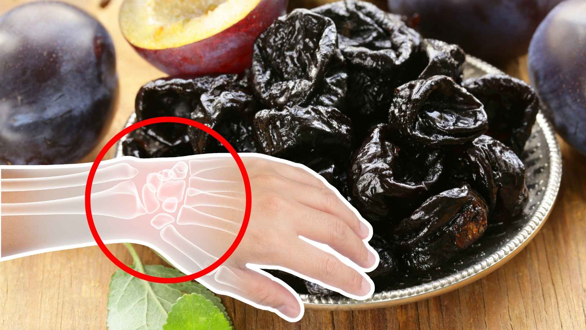 Dried plums are rich in nutrients that are good for bones and prevent osteoporosis. Graphics: Thanh Thanh