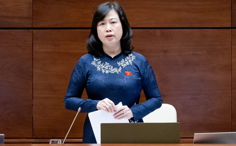 Minister of Health Dao Hong Lan is one of the ministers answering questions. Photo: National Assembly