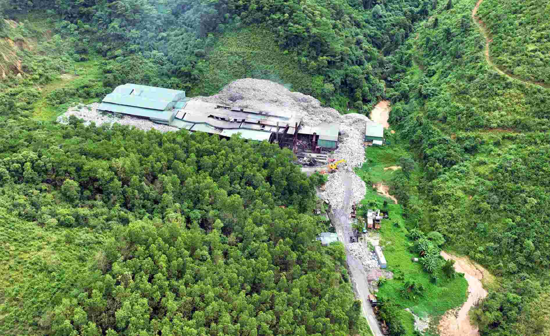 The investor and operator of Bao Loc Waste Treatment Plant is seriously violating the provisions of the Labor Law and the Insurance Law. Photo: Hoai Thanh