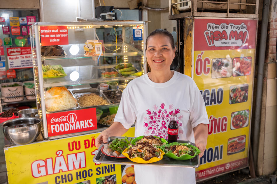 Great news, great stories, enjoy with a cold can of Coca-Cola. Photo: DN provided