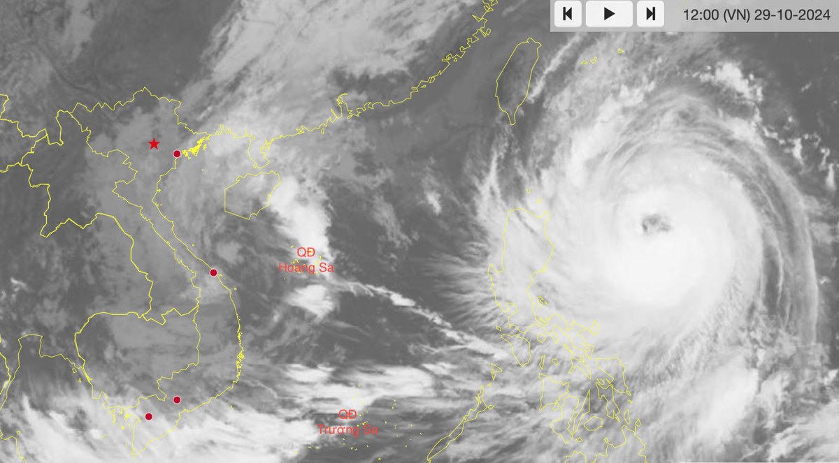 Ảnh mây vệ tinh bão Kong-rey trưa 29.10 - Ảnh: NCHMF
