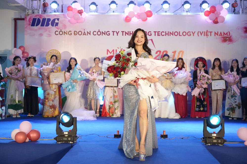 The Trade Union of DBG Technology Vietnam Co., Ltd. (Thai Nguyen) organized the "DBG Beauty" contest on the occasion of the October 20 anniversary. Photo: Thai Nguyen Trade Union