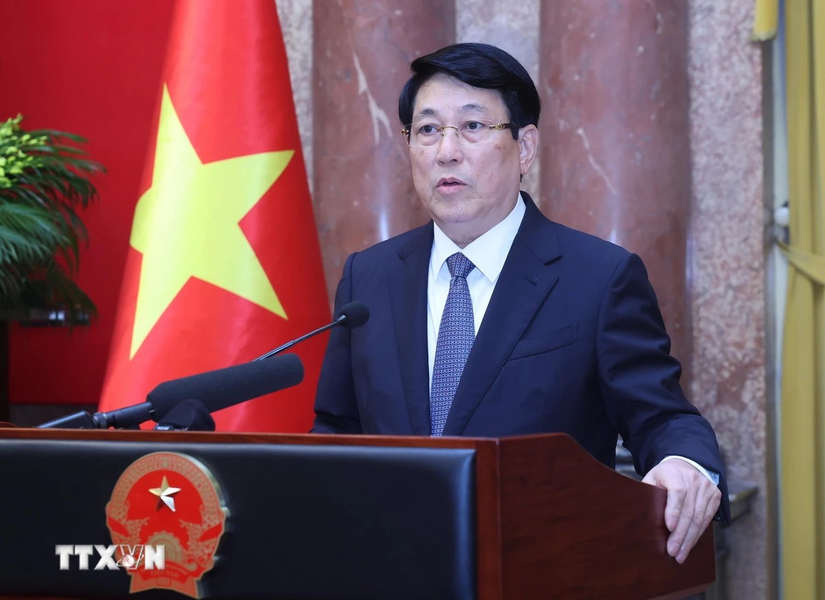 President Luong Cuong speaks at a meeting with leaders, officials, civil servants, public employees and workers of the Office of the President. Photo: VNA