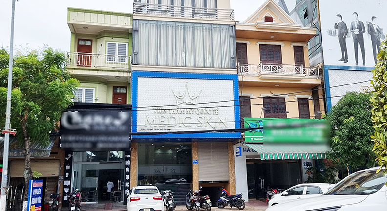 The facility that introduced itself as Medic Skin International Aesthetic Institute at 238A Tran Phu, Vinh City, Nghe An was fined 87 million VND and suspended for 4.5 months. Photo: Quang Dai
