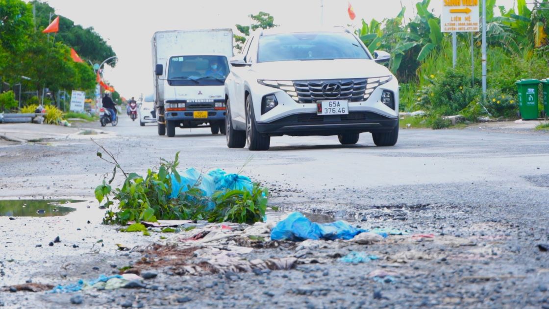 Ban ATGT cung lien he voi don vi Canh sat giao thong de co ke hoach tang cuong cong tac tuan tra tren tuyen nay de tuyen truyen, nhac nho nguoi tham gia giao thong luu y nhung doan mat ATGT hoac lua nhung tuyen duong khac de luu thong duoc an toan.