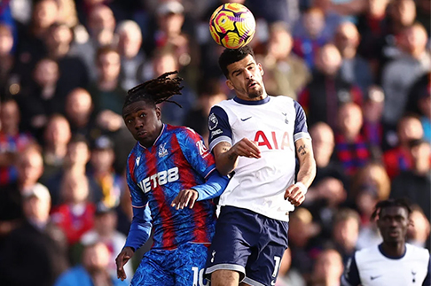 Tottenham da gap rat nhieu kho khan truoc hang phong ngu so dong cua Crystal Palace. Anh: AFP