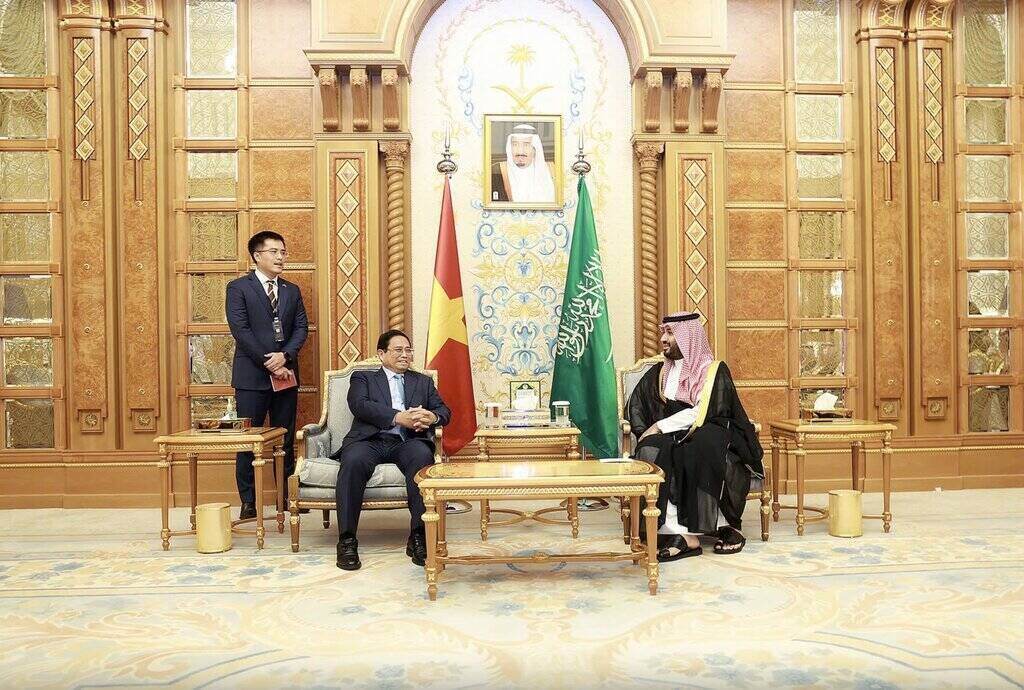 Prime Minister Pham Minh Chinh holds talks with Crown Prince and Prime Minister of Saudi Arabia Mohammed bin Salman Bin Abdulaziz Al Saud. Photo: VGP