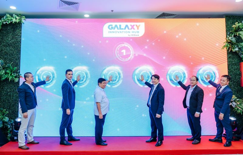 The opening ceremony of the Galaxy Innovation Hub in the North was attended by Minister of Planning and Investment Nguyen Chi Dung. Photo: HDBank