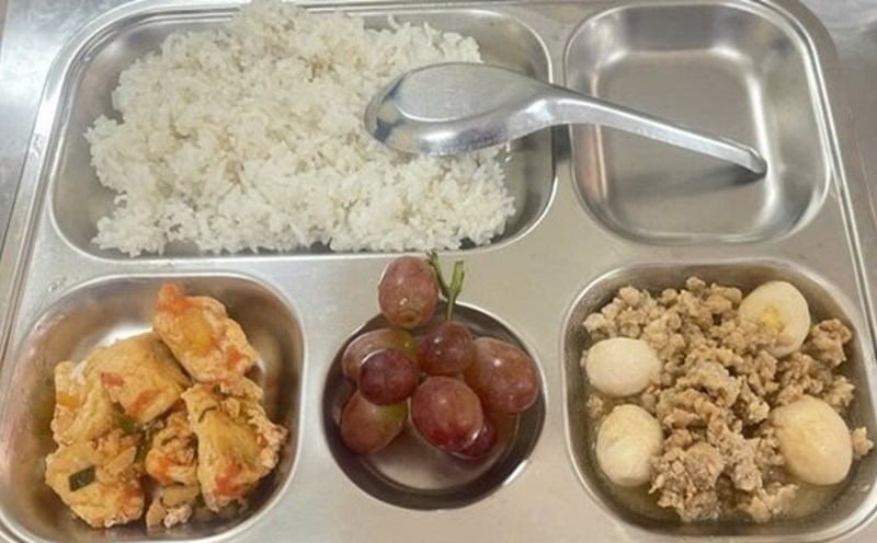 Hoa Binh tightens food safety management in schools. Photo: Song Da Primary School