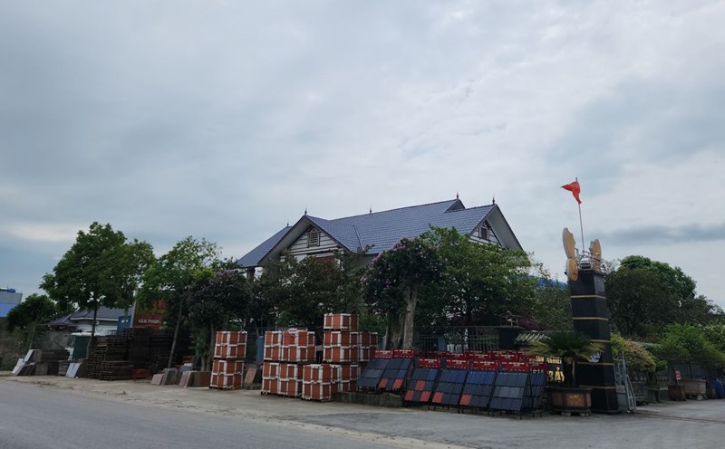 Trên những lô đất được cấp sổ đỏ trái luật, người dân đã làm nhà ở kiên cố nhiều năm qua. Ảnh chụp ngày 3.10.2024. Ảnh: Xuân Hùng