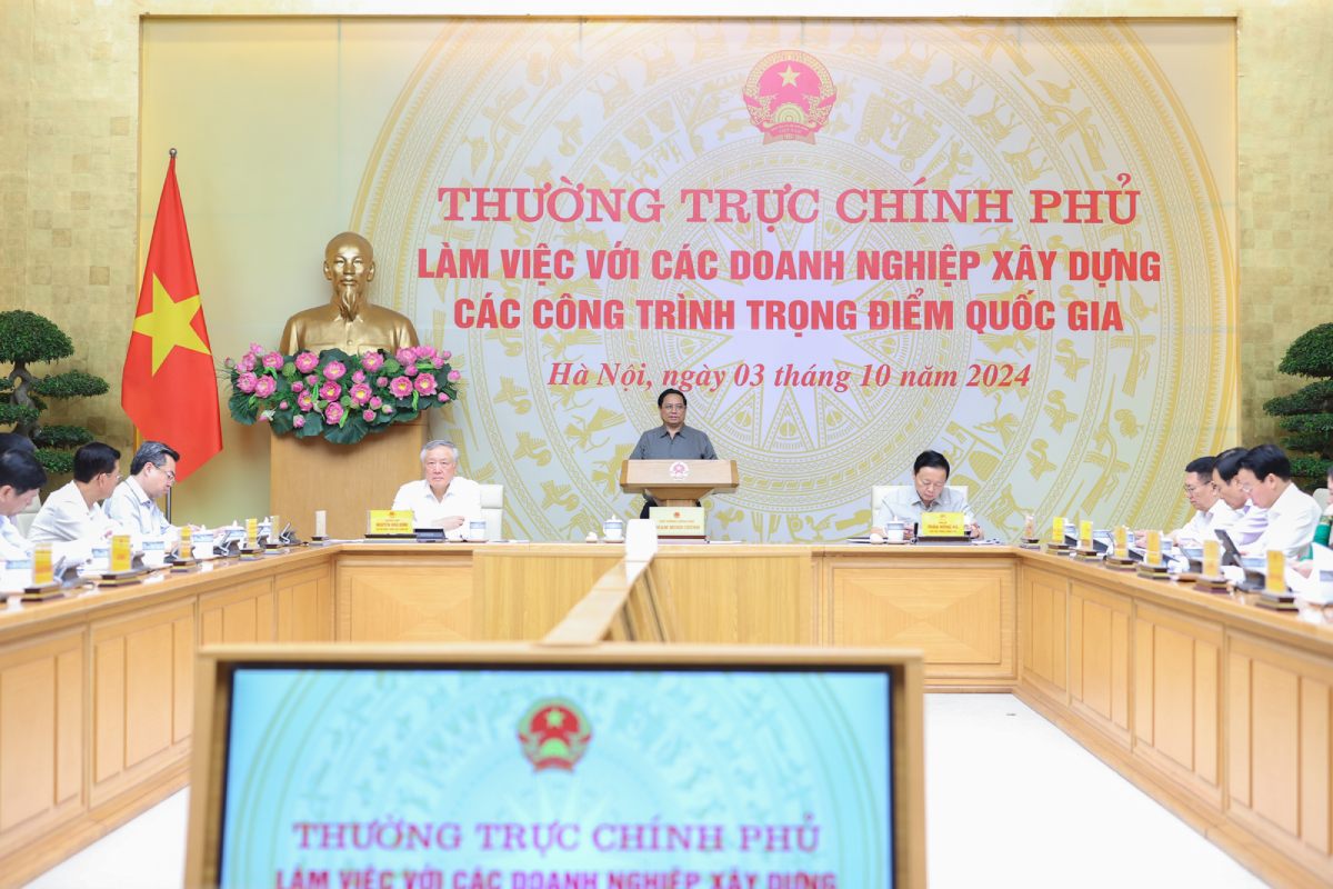 Chinh phu da trinh cap co tham quyen chu truong xay dung duong sat toc do cao Bac - Nam. Anh: VGP