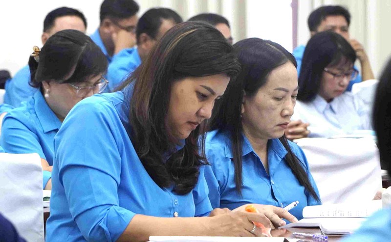 Union officials attend training course. Photo: Nguyen Anh