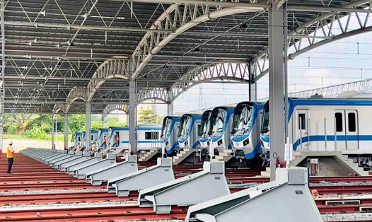 Metro số 1 (Bến Thành - Suối Tiên) dự kiến chạy thương mại cuối năm nay.  Ảnh: MAUR