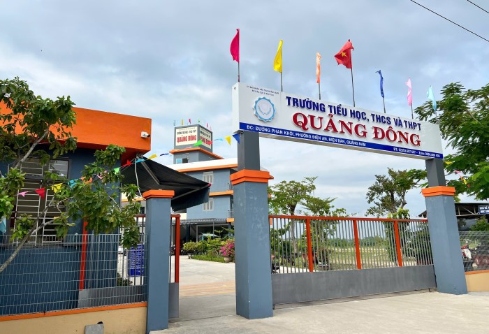 Health check-up for students of Guangdong School. Photo: Song Han