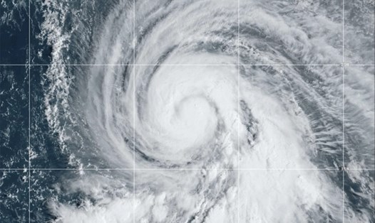 Hình ảnh vệ tinh do Cơ quan Khí quyển và Đại dương Quốc gia Mỹ (NOAA) cung cấp về bão Kirk. Ảnh: NOAA