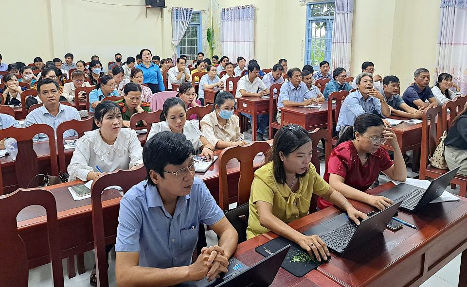 More than 200 Hong Ngu City Trade Union officials attended the 2024 professional training course. Photo: My Hoa