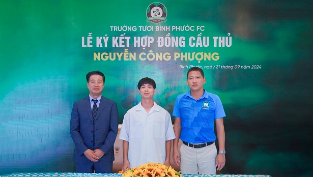 Cong Phuong ve Viet Nam choi bong tai giai hang Nhat trong mau ao Binh Phuoc FC. Anh: Binh Phuoc FC