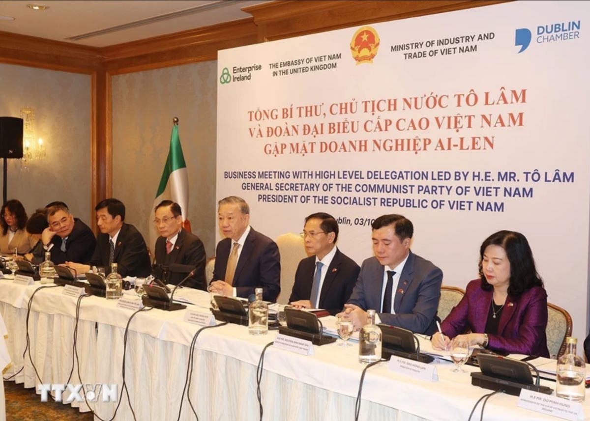 General Secretary and President To Lam meets with Irish businesses. Photo: VNA