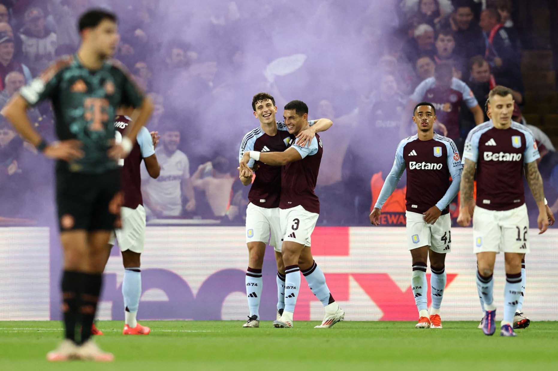 Aston Villa da co chien thang lich su trong tran san nha dau tien cua ki nguyen Champions League. Anh: AFP