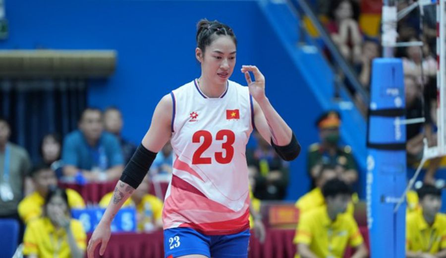 Phụ công Trà Giang (số 23) ở tuyển bóng chuyền nữ Việt Nam. Ảnh: AVC
