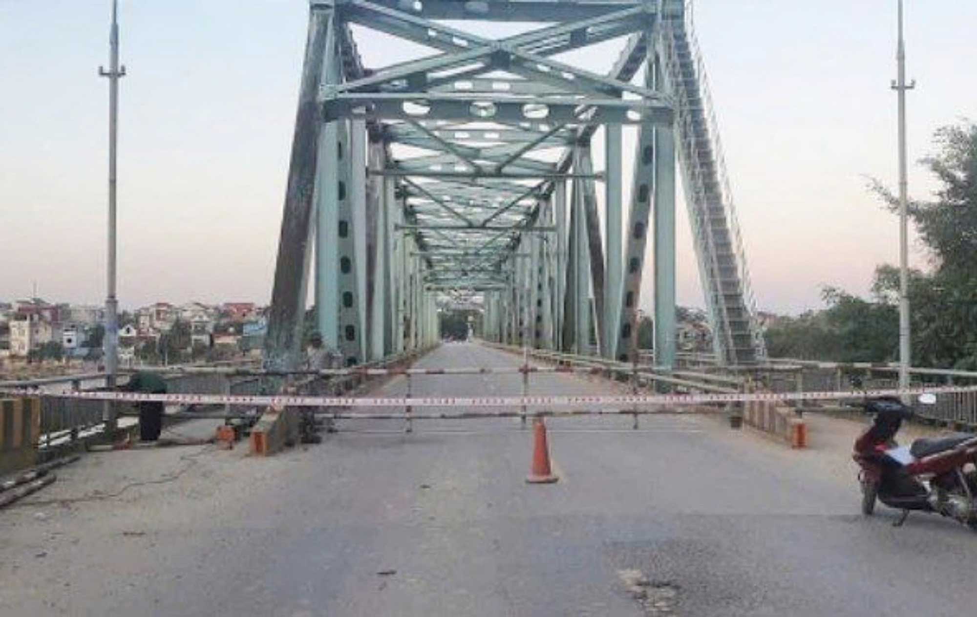 Yen Bai bridge closed from October 3 for repairs. Photo: Provided by local people
