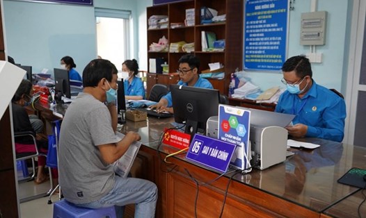 Bình quân 1 cán bộ, công chức TPHCM phục vụ hơn 1.500 người dân. Ảnh: Phương Ngân