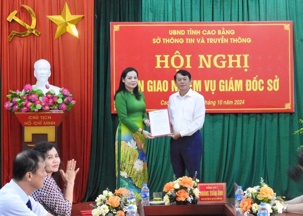 Ms. Nong Thi Thanh Huyen holds the position of Director of the Department of Information and Communications of Cao Bang province. Photo: Minh Anh.