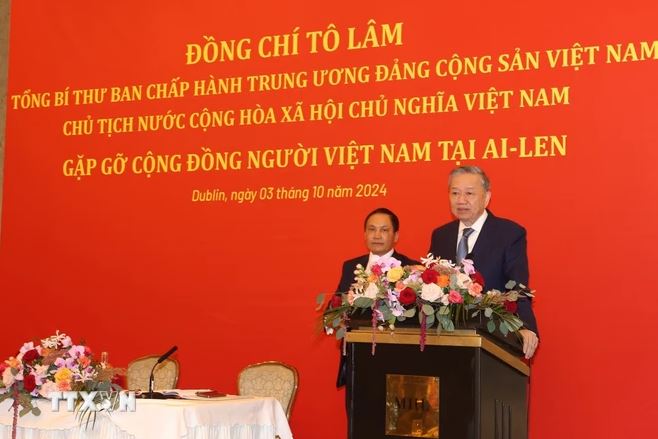 General Secretary and President To Lam expressed his joy at witnessing the development of the Vietnamese community in Ireland. Photo: VNA