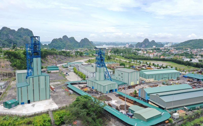 According to the plan, for the first time, a golf course will be built on restored open-pit coal mines. Pictured is the underground mining area of Nui Beo Coal Joint Stock Company in Ha Long after the company completely closed the open-pit mine. Photo: Hoang Hien