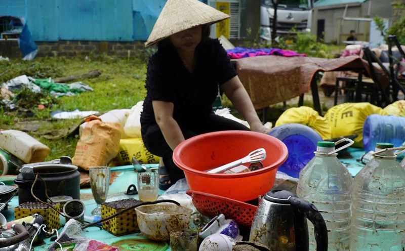 People in the mountainous areas of Quang Binh were shocked after the flood. Photo: P. Nguyen
