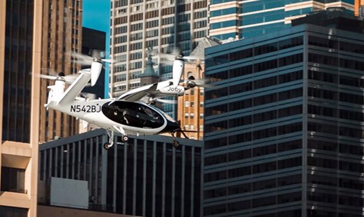 Taxi bay của hãng Joby bay trên bầu trời thành phố New York (Mỹ). Ảnh: Joby Aviation