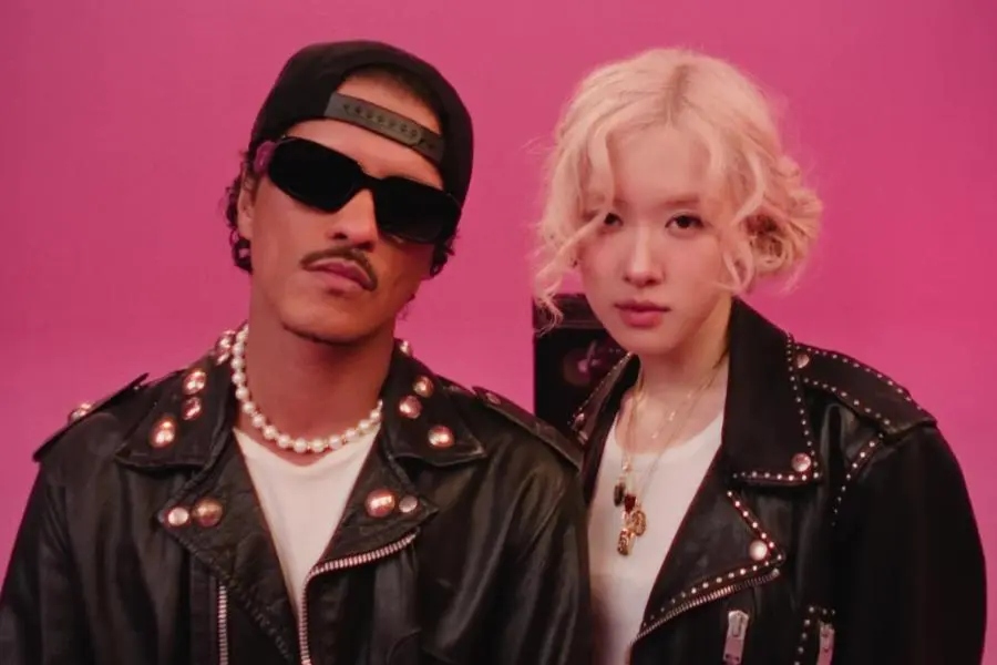 Blackpink's Rose collaborates with Bruno Mars on "APT.". Photo: AllKpop.