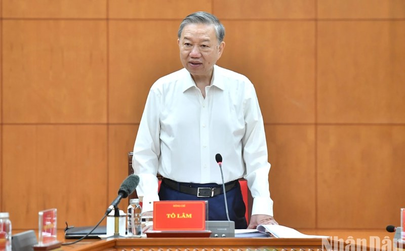 General Secretary To Lam speaks at a meeting of the Standing Committee of the Central Steering Committee on preventing and combating corruption, waste and negativity. Photo: Dang Khoa/Nhan Dan