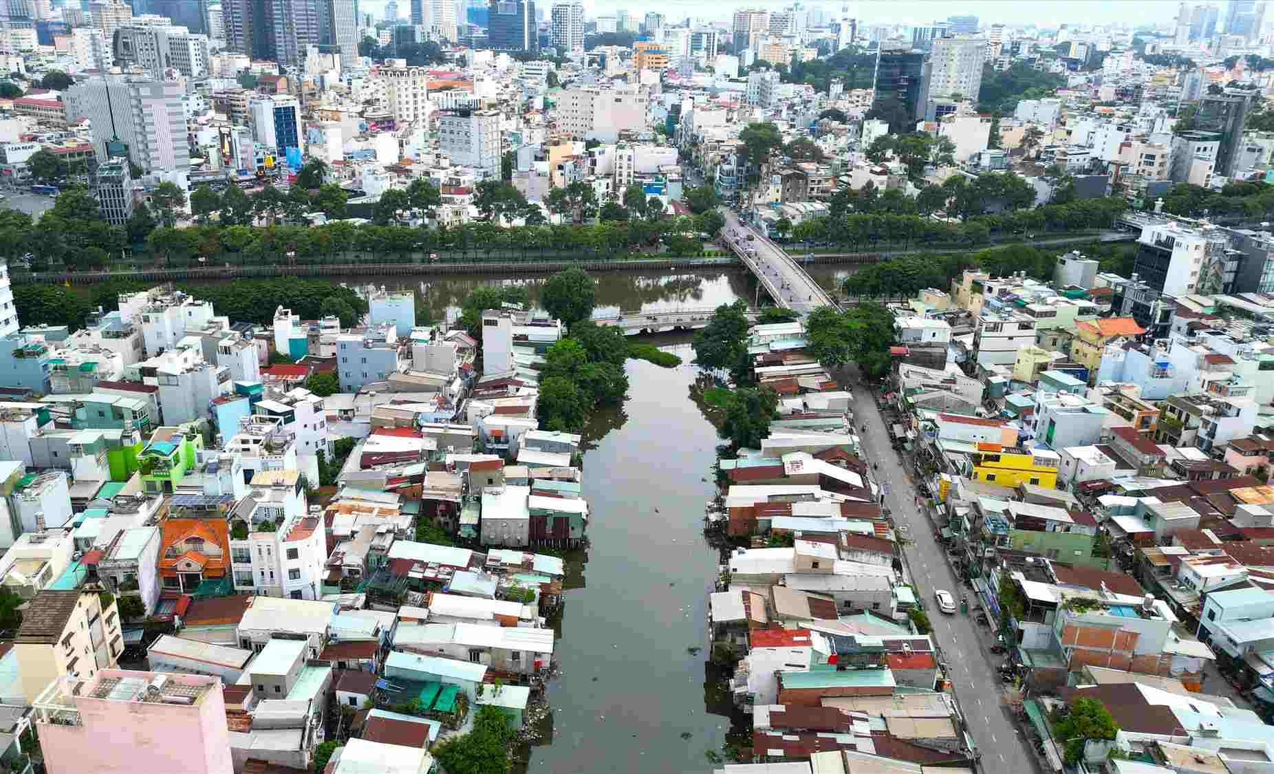 Xuyen Tam Canal (Binh Thanh District) at the intersection with Nhieu Loc - Thi Nghe Canal. Photo: Anh Tu