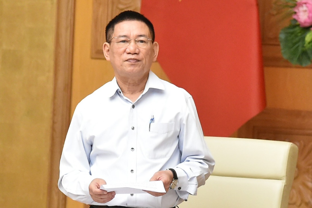 Deputy Prime Minister Ho Duc Phoc requested a review to have a roadmap to adjust prices of public services and goods managed by the State. Photo: Tran Manh