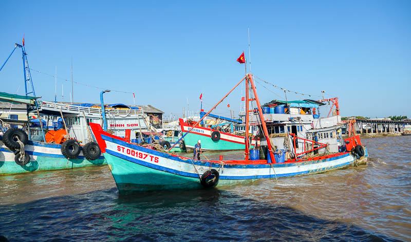 Soc Trang khong co tau ca khai thac hai san trai phep o vung bien nuoc ngoai. Anh: Phuong Anh