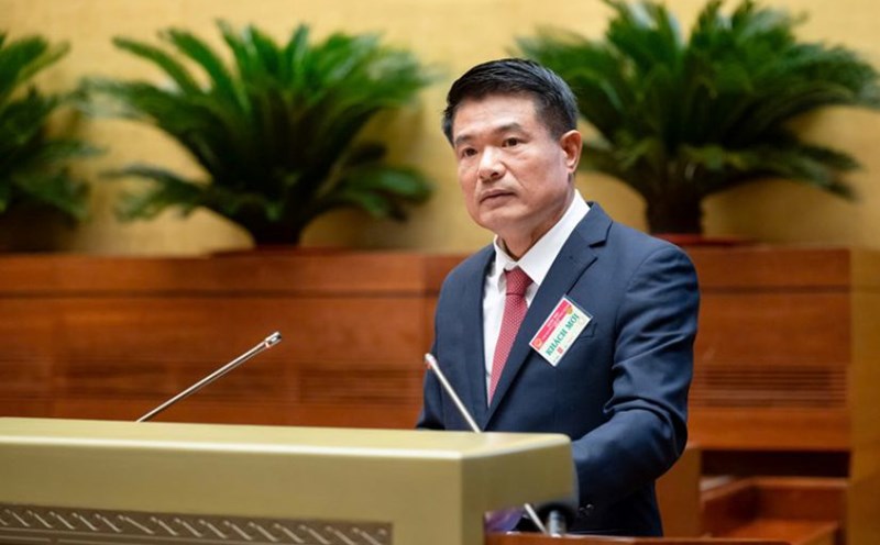 Chief Justice of the Supreme People's Procuracy Nguyen Huy Tien presents the report. Photo: Pham Thang