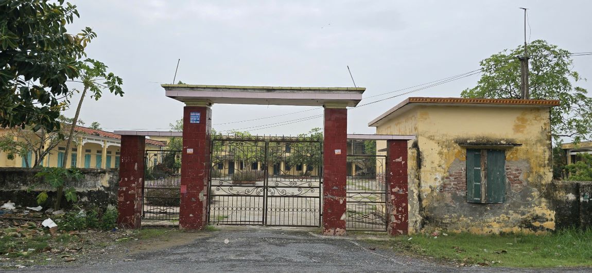 Điểm Trường THCS Bắc Hải cũ đã phải đóng cửa, dừng dạy và học từ đầu năm học 2024-2025 vì xuống cấp nghiêm trọng, có nguy cơ mất an toàn cao. Ảnh: Nam Hồng